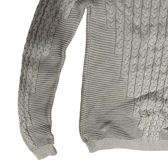 ASOS DESIGN muscle fit lightweight cable Crewneck Sweater in gray - Picture 6 of 10